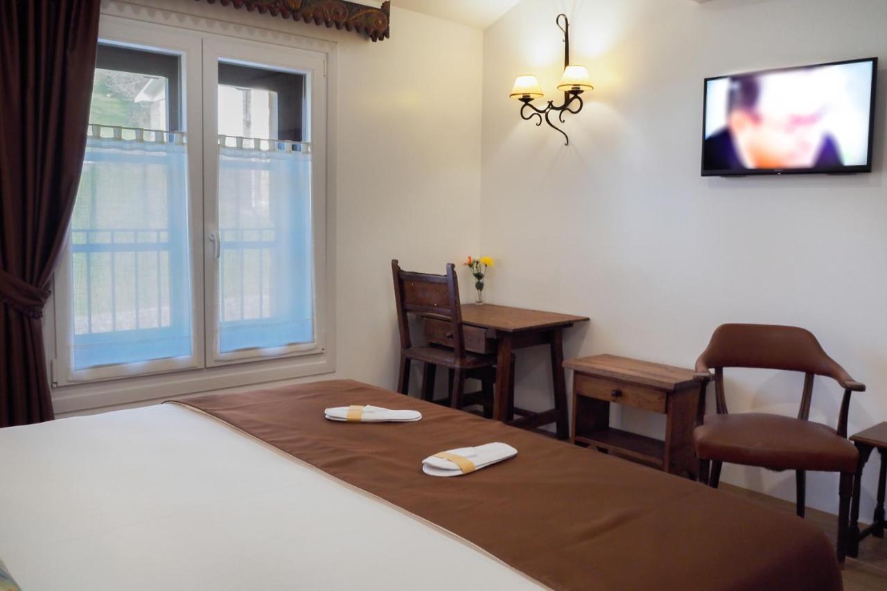Posada Y Apartamentos Trebuesto De Guriezo Exteriér fotografie