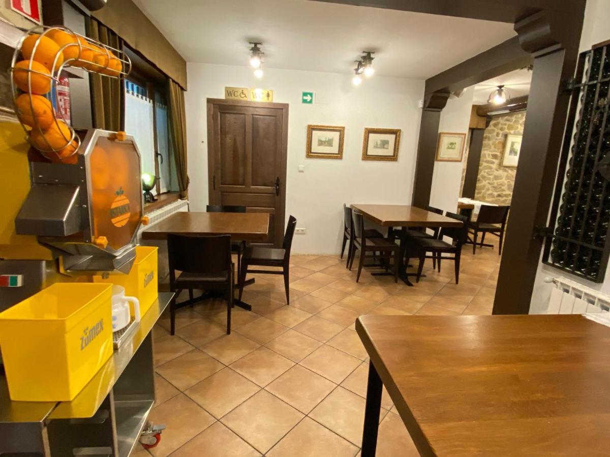 Posada Y Apartamentos Trebuesto De Guriezo Exteriér fotografie